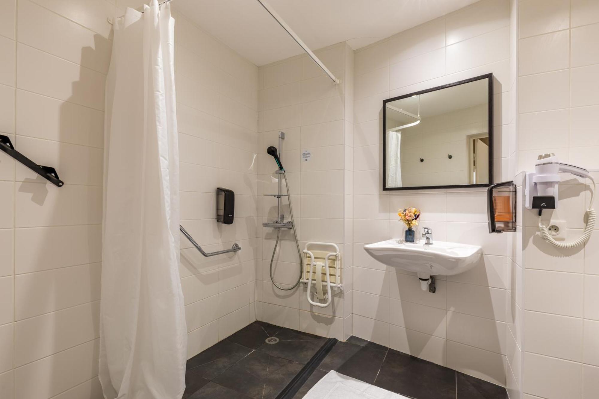 Hotel-Restaurant Le Victoria Rennes Eksteriør billede